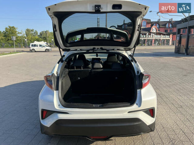 Білий Тойота C-HR, об'ємом двигуна 1.8 л та пробігом 144 тис. км за 21900 $, фото 55 на Automoto.ua