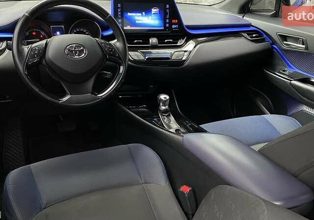 Белый Тойота C-HR, объемом двигателя 1.8 л и пробегом 108 тыс. км за 23164 $, фото 8 на Automoto.ua