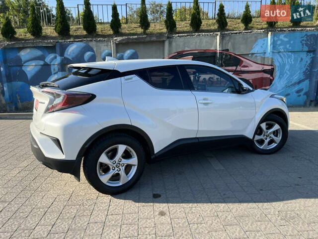 Білий Тойота C-HR, об'ємом двигуна 1.8 л та пробігом 144 тис. км за 21900 $, фото 14 на Automoto.ua