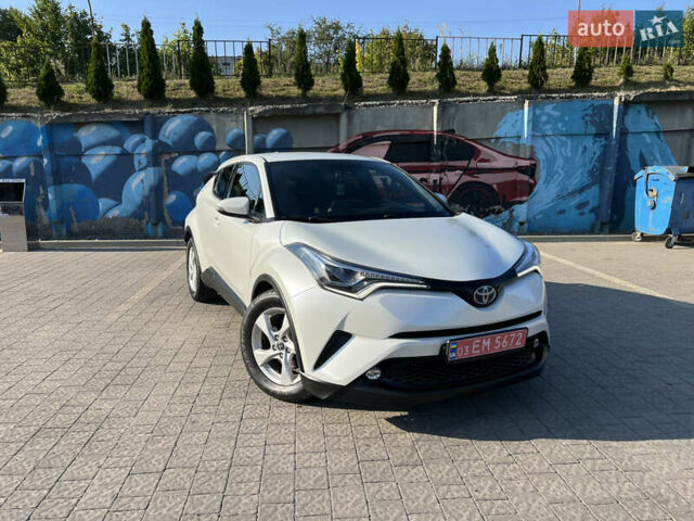 Білий Тойота C-HR, об'ємом двигуна 1.8 л та пробігом 144 тис. км за 21900 $, фото 1 на Automoto.ua