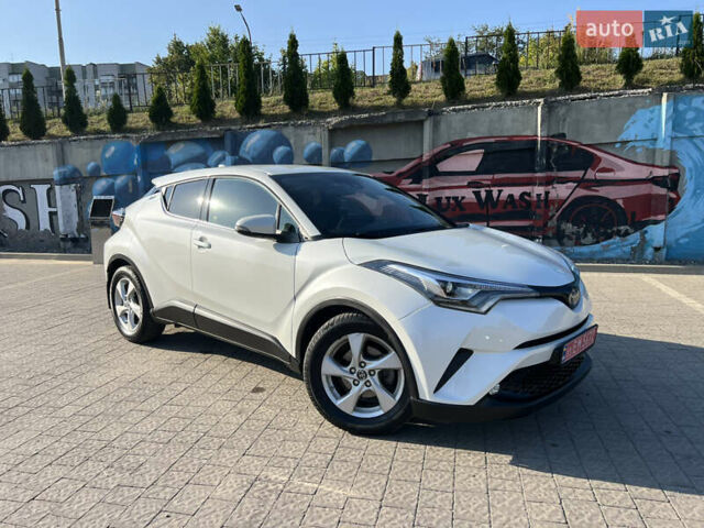 Білий Тойота C-HR, об'ємом двигуна 1.8 л та пробігом 144 тис. км за 21900 $, фото 16 на Automoto.ua