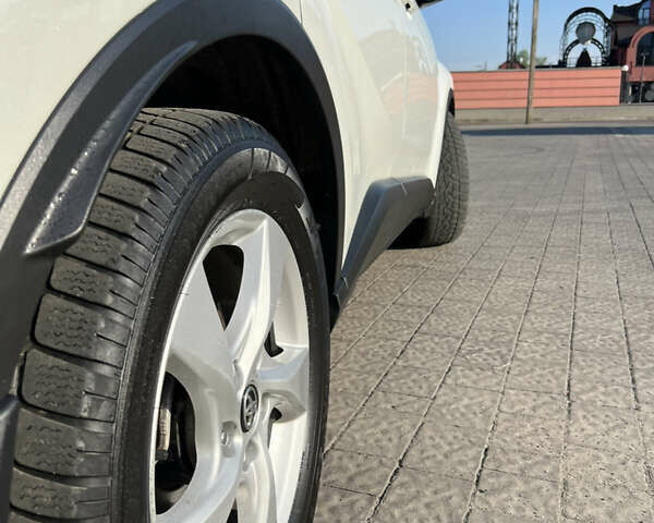 Білий Тойота C-HR, об'ємом двигуна 1.8 л та пробігом 144 тис. км за 21900 $, фото 31 на Automoto.ua