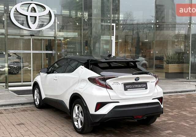 Білий Тойота C-HR, об'ємом двигуна 1.8 л та пробігом 49 тис. км за 25477 $, фото 1 на Automoto.ua