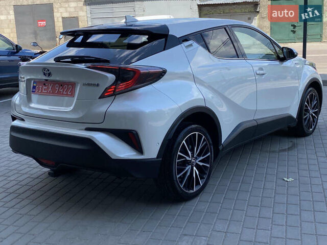 Белый Тойота C-HR, объемом двигателя 1.8 л и пробегом 130 тыс. км за 22300 $, фото 5 на Automoto.ua