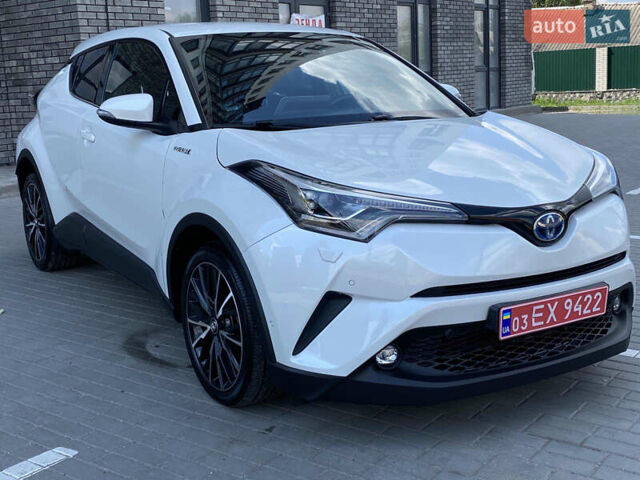 Белый Тойота C-HR, объемом двигателя 1.8 л и пробегом 130 тыс. км за 22300 $, фото 3 на Automoto.ua