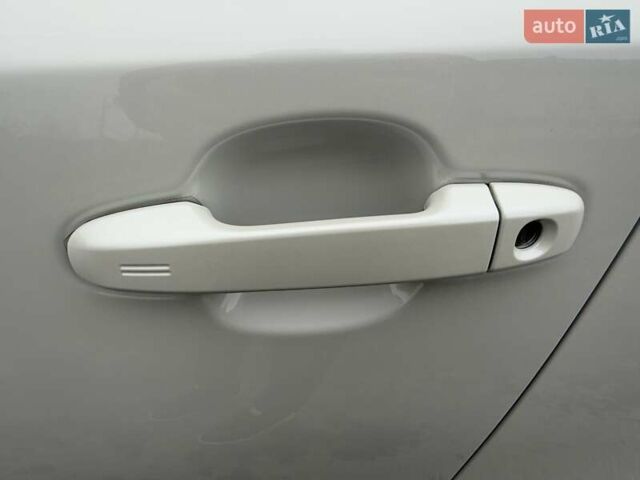 Белый Тойота C-HR, объемом двигателя 1.2 л и пробегом 88 тыс. км за 21500 $, фото 42 на Automoto.ua