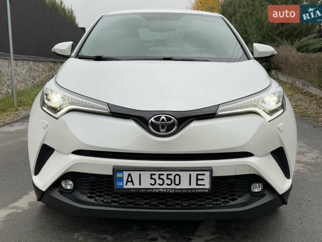 Белый Тойота C-HR, объемом двигателя 1.2 л и пробегом 88 тыс. км за 21500 $, фото 10 на Automoto.ua