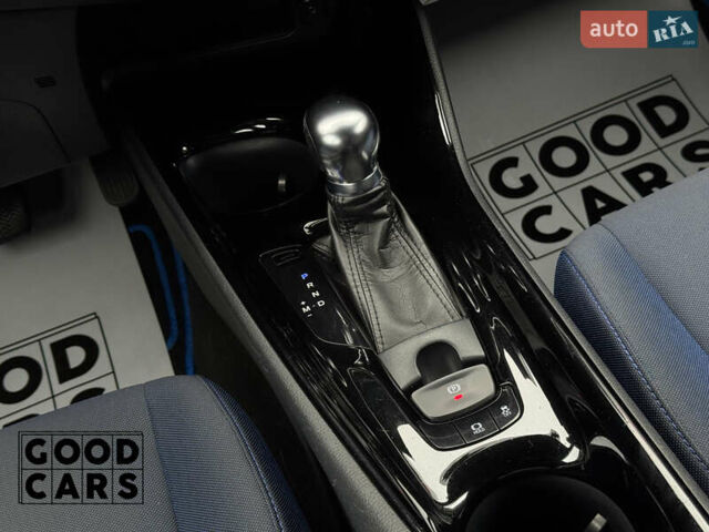 Білий Тойота C-HR, об'ємом двигуна 1.99 л та пробігом 64 тис. км за 25000 $, фото 34 на Automoto.ua