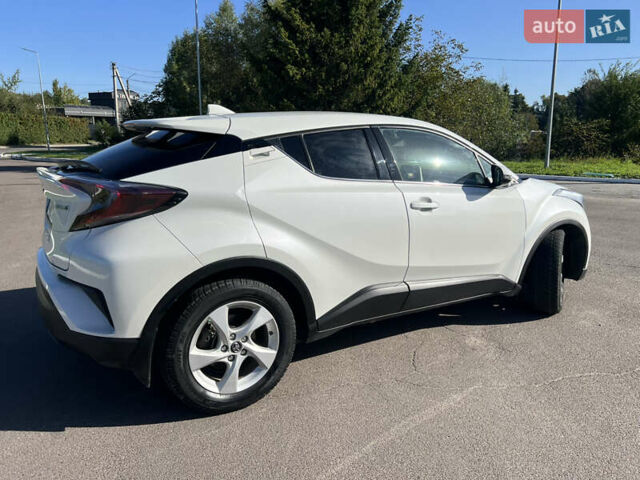 Белый Тойота C-HR, объемом двигателя 1.8 л и пробегом 139 тыс. км за 20900 $, фото 7 на Automoto.ua