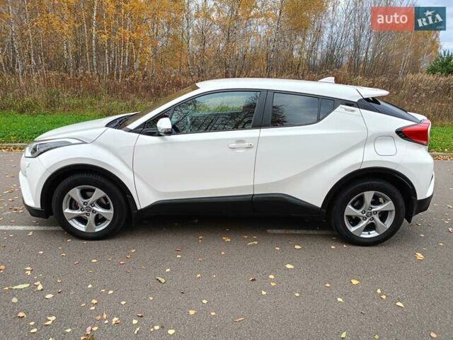 Белый Тойота C-HR, объемом двигателя 1.2 л и пробегом 93 тыс. км за 18698 $, фото 11 на Automoto.ua