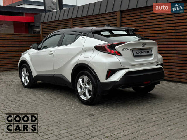Білий Тойота C-HR, об'ємом двигуна 1.99 л та пробігом 64 тис. км за 25000 $, фото 4 на Automoto.ua