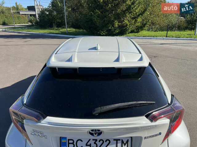 Белый Тойота C-HR, объемом двигателя 1.8 л и пробегом 139 тыс. км за 20900 $, фото 10 на Automoto.ua