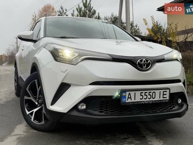 Белый Тойота C-HR, объемом двигателя 1.2 л и пробегом 88 тыс. км за 21500 $, фото 9 на Automoto.ua