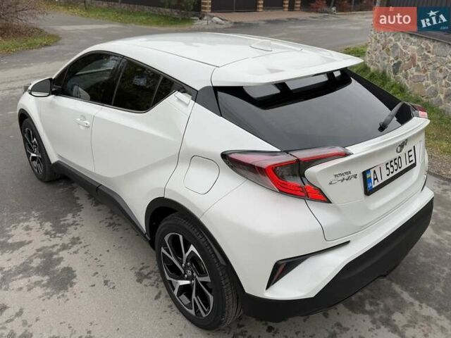 Белый Тойота C-HR, объемом двигателя 1.2 л и пробегом 88 тыс. км за 21500 $, фото 12 на Automoto.ua