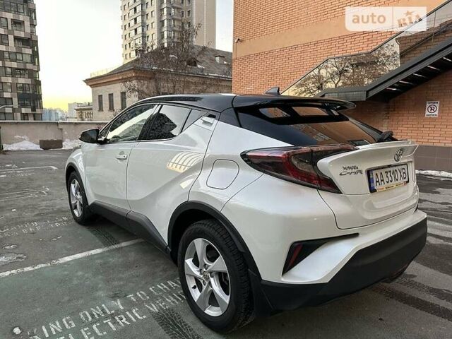 Білий Тойота C-HR, об'ємом двигуна 1.2 л та пробігом 25 тис. км за 23000 $, фото 2 на Automoto.ua