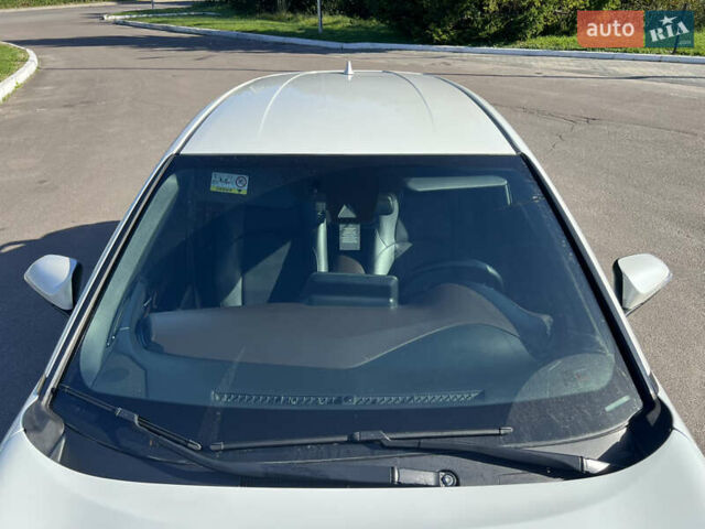 Белый Тойота C-HR, объемом двигателя 1.8 л и пробегом 139 тыс. км за 20900 $, фото 24 на Automoto.ua