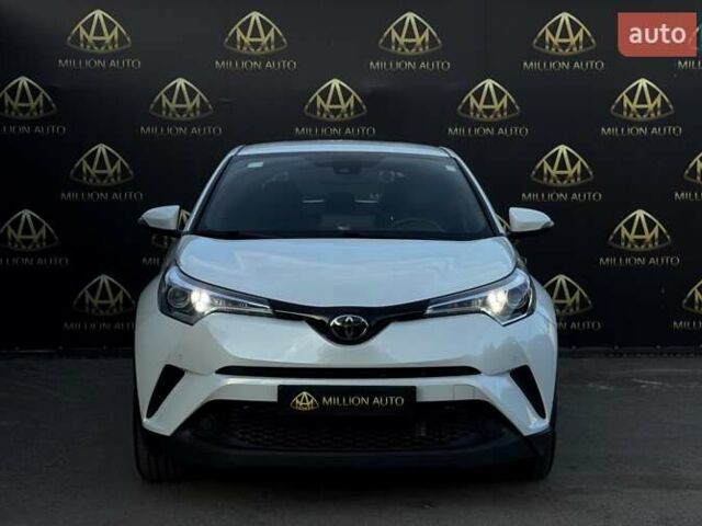 Білий Тойота C-HR, об'ємом двигуна 1.99 л та пробігом 100 тис. км за 16800 $, фото 1 на Automoto.ua