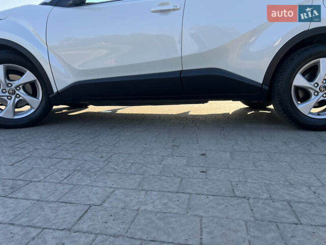 Білий Тойота C-HR, об'ємом двигуна 1.8 л та пробігом 144 тис. км за 21900 $, фото 32 на Automoto.ua