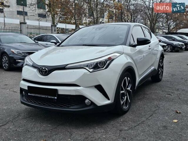 Білий Тойота C-HR, об'ємом двигуна 1.99 л та пробігом 59 тис. км за 19500 $, фото 1 на Automoto.ua
