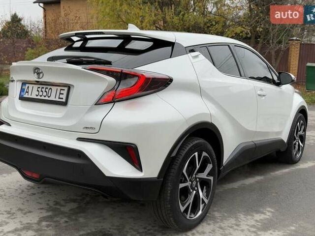 Белый Тойота C-HR, объемом двигателя 1.2 л и пробегом 88 тыс. км за 21500 $, фото 6 на Automoto.ua
