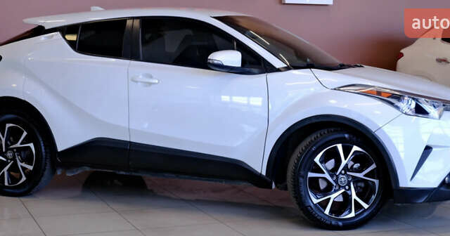 Белый Тойота C-HR, объемом двигателя 1.99 л и пробегом 94 тыс. км за 15500 $, фото 10 на Automoto.ua