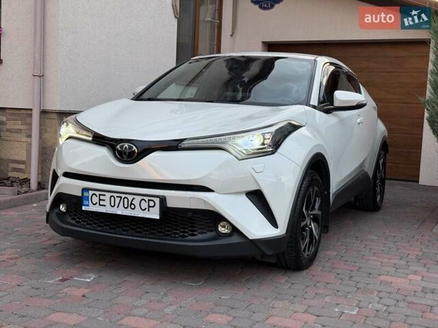 Белый Тойота C-HR, объемом двигателя 1.2 л и пробегом 65 тыс. км за 23000 $, фото 1 на Automoto.ua