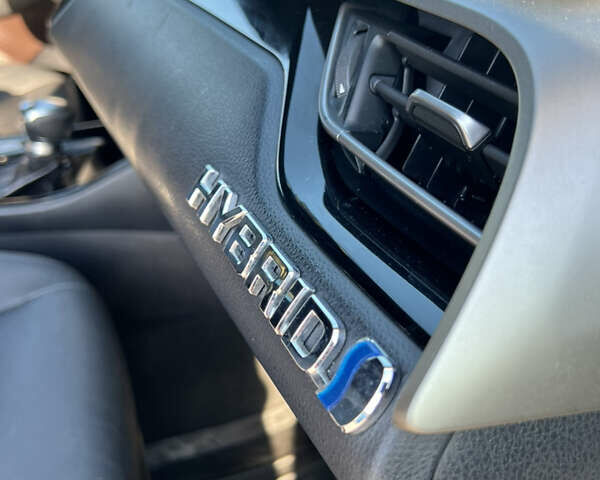 Білий Тойота C-HR, об'ємом двигуна 1.8 л та пробігом 144 тис. км за 21900 $, фото 57 на Automoto.ua