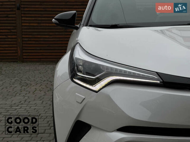 Білий Тойота C-HR, об'ємом двигуна 1.99 л та пробігом 64 тис. км за 25000 $, фото 9 на Automoto.ua
