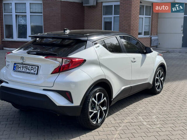 Белый Тойота C-HR, объемом двигателя 1.99 л и пробегом 54 тыс. км за 19999 $, фото 7 на Automoto.ua