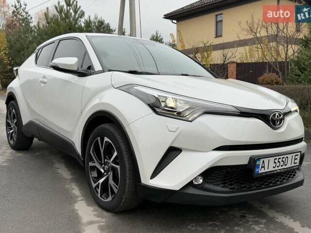 Белый Тойота C-HR, объемом двигателя 1.2 л и пробегом 88 тыс. км за 21500 $, фото 8 на Automoto.ua
