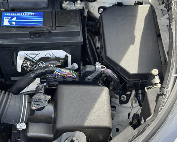 Белый Тойота C-HR, объемом двигателя 1.99 л и пробегом 54 тыс. км за 19999 $, фото 12 на Automoto.ua