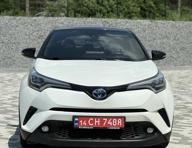 Белый Тойота C-HR, объемом двигателя 1.8 л и пробегом 97 тыс. км за 23300 $, фото 15 на Automoto.ua