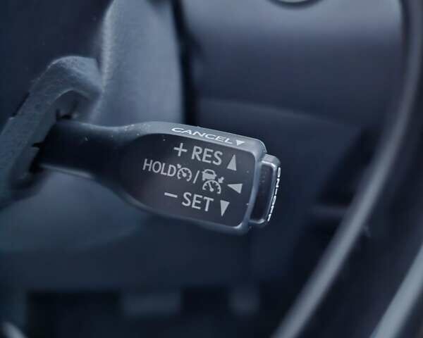 Білий Тойота C-HR, об'ємом двигуна 1.99 л та пробігом 59 тис. км за 19500 $, фото 23 на Automoto.ua