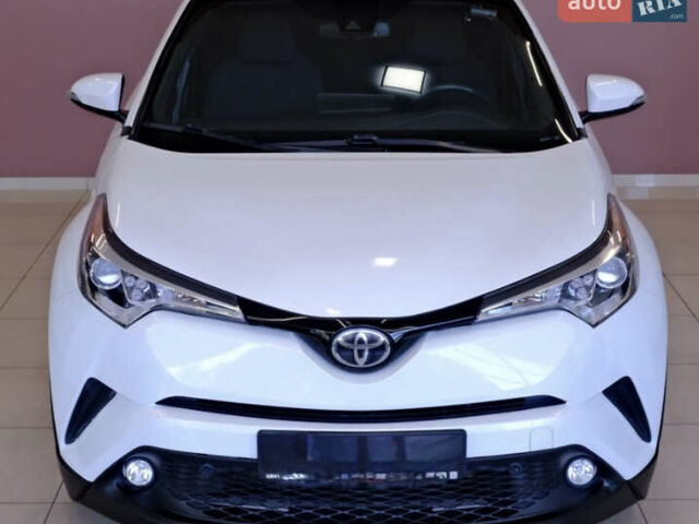Белый Тойота C-HR, объемом двигателя 1.99 л и пробегом 94 тыс. км за 15500 $, фото 6 на Automoto.ua