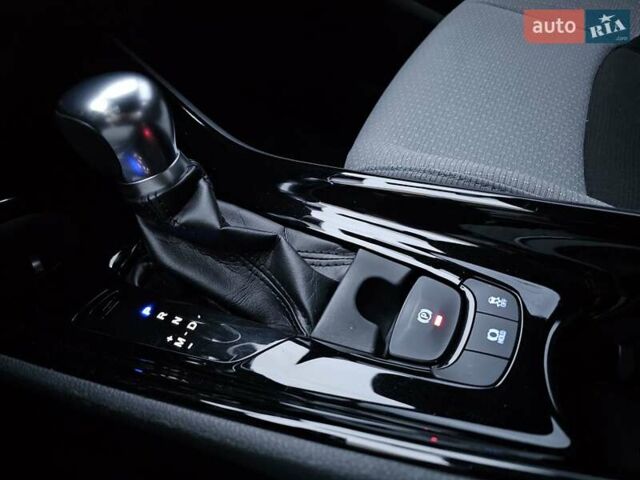 Білий Тойота C-HR, об'ємом двигуна 1.99 л та пробігом 59 тис. км за 19500 $, фото 28 на Automoto.ua