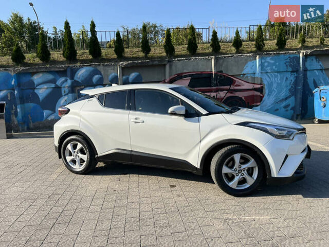 Білий Тойота C-HR, об'ємом двигуна 1.8 л та пробігом 144 тис. км за 21900 $, фото 15 на Automoto.ua