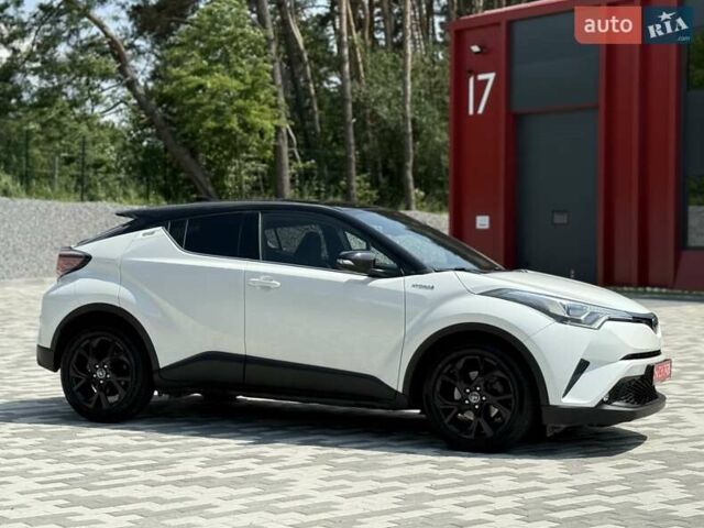 Белый Тойота C-HR, объемом двигателя 1.8 л и пробегом 97 тыс. км за 23300 $, фото 10 на Automoto.ua