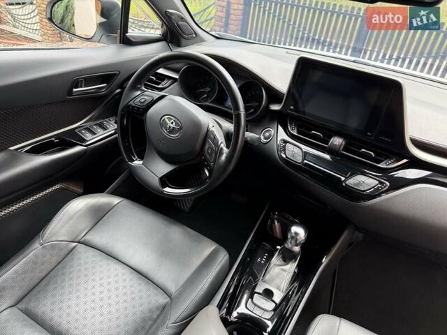 Белый Тойота C-HR, объемом двигателя 1.2 л и пробегом 65 тыс. км за 23000 $, фото 19 на Automoto.ua