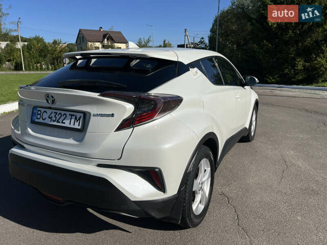 Белый Тойота C-HR, объемом двигателя 1.8 л и пробегом 139 тыс. км за 20900 $, фото 8 на Automoto.ua