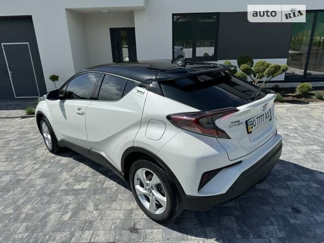 Белый Тойота C-HR, объемом двигателя 1.99 л и пробегом 64 тыс. км за 24500 $, фото 31 на Automoto.ua