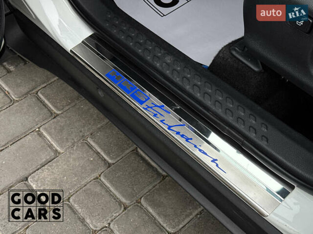 Білий Тойота C-HR, об'ємом двигуна 1.99 л та пробігом 64 тис. км за 25000 $, фото 19 на Automoto.ua