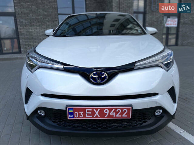 Белый Тойота C-HR, объемом двигателя 1.8 л и пробегом 130 тыс. км за 22300 $, фото 26 на Automoto.ua