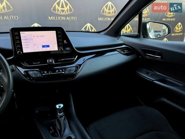 Білий Тойота C-HR, об'ємом двигуна 1.99 л та пробігом 100 тис. км за 16800 $, фото 13 на Automoto.ua
