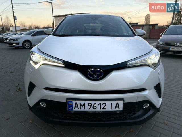 Білий Тойота C-HR, об'ємом двигуна 0 л та пробігом 133 тис. км за 22300 $, фото 4 на Automoto.ua