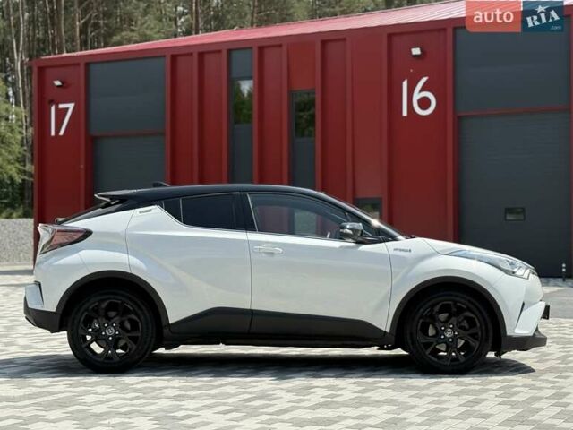 Белый Тойота C-HR, объемом двигателя 1.8 л и пробегом 97 тыс. км за 23300 $, фото 9 на Automoto.ua