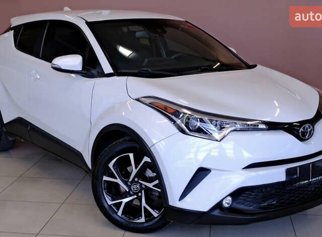 Белый Тойота C-HR, объемом двигателя 1.99 л и пробегом 94 тыс. км за 15500 $, фото 11 на Automoto.ua