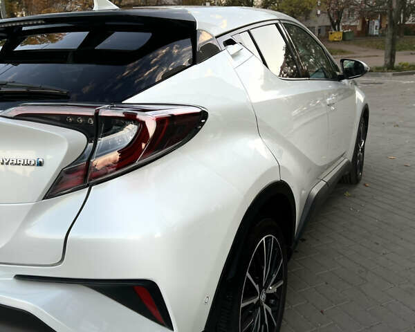 Білий Тойота C-HR, об'ємом двигуна 0 л та пробігом 133 тис. км за 22300 $, фото 7 на Automoto.ua