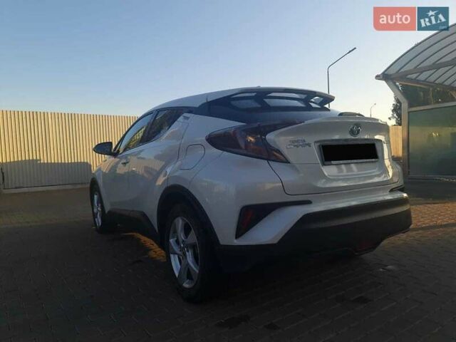 Білий Тойота C-HR, об'ємом двигуна 1.8 л та пробігом 42 тис. км за 27000 $, фото 6 на Automoto.ua