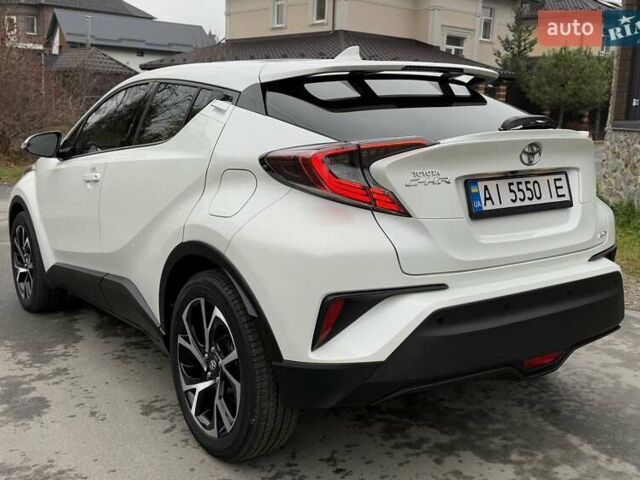 Белый Тойота C-HR, объемом двигателя 1.2 л и пробегом 88 тыс. км за 21500 $, фото 4 на Automoto.ua