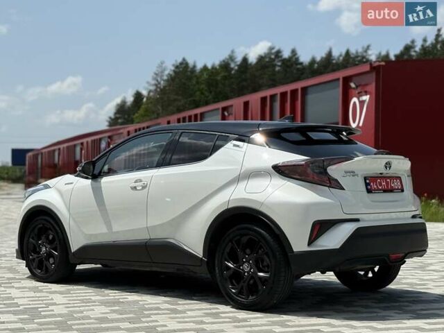 Белый Тойота C-HR, объемом двигателя 1.8 л и пробегом 97 тыс. км за 23300 $, фото 5 на Automoto.ua